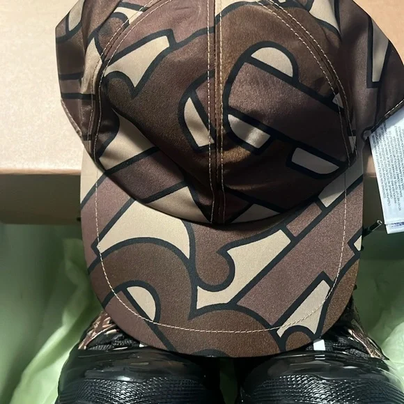 Burberry | Accessories | Burberry 825084 Tb Monogram Hat Cap  display picture 1